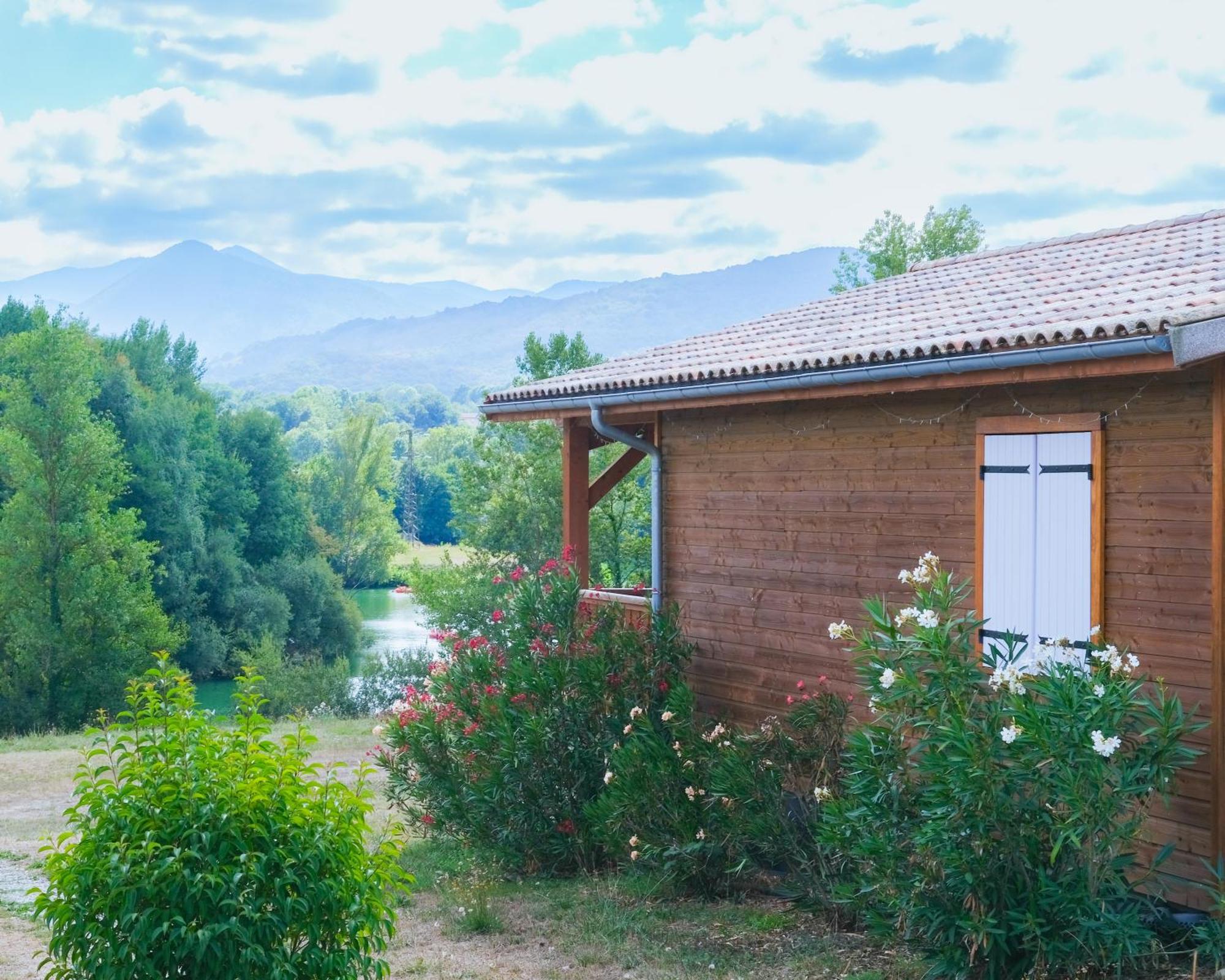 Les Chalets Montrejeau Luaran gambar
